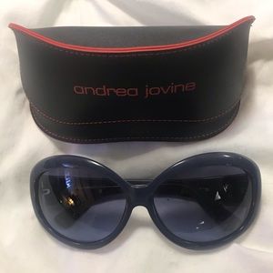 Barely worn sunglasses